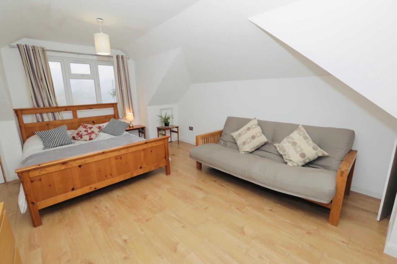 Amazing Quiet Garden House Near London Luton Airport Apartment Exterior photo