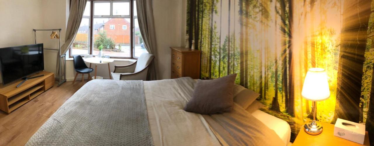 Amazing Quiet Garden House Near London Luton Airport Apartment Exterior photo