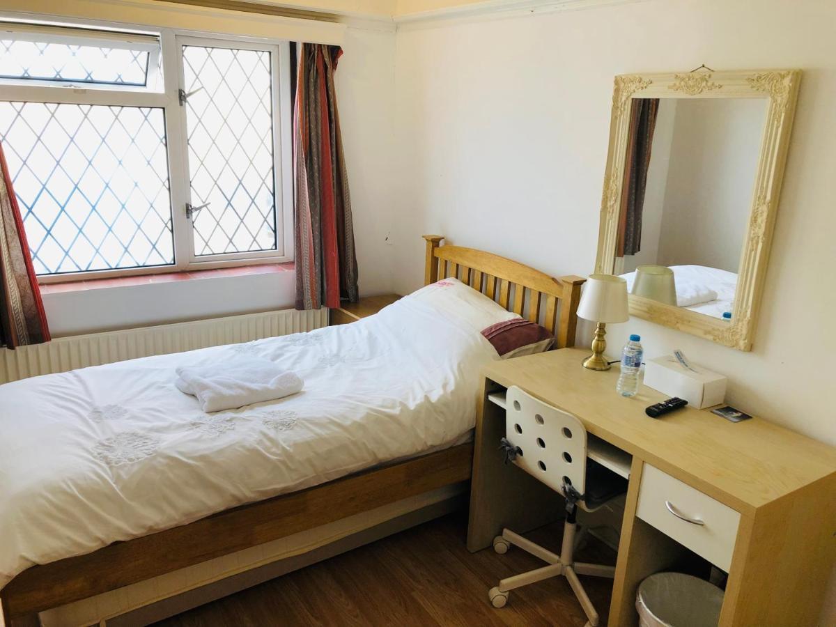Amazing Quiet Garden House Near London Luton Airport Apartment Exterior photo